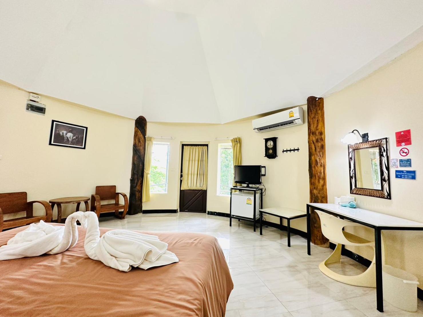 Ban Huai Maenam Noi Yoko River Kwai Resort מראה חיצוני תמונה
