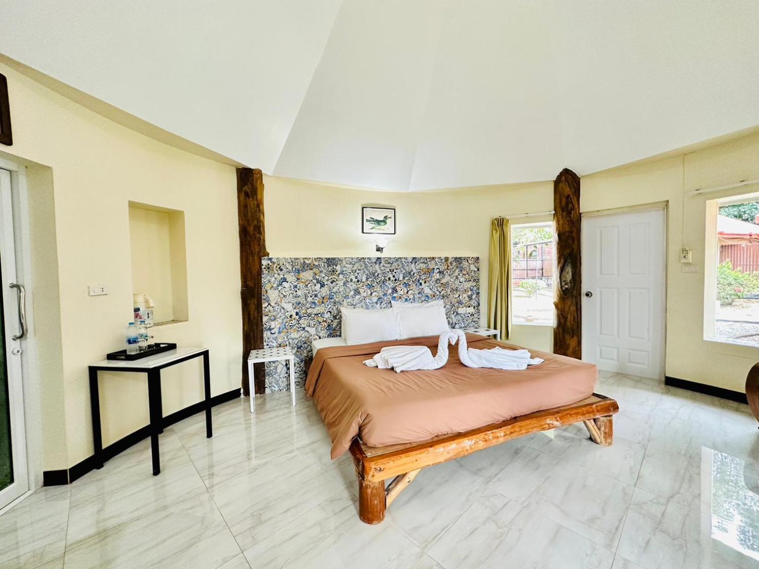 Ban Huai Maenam Noi Yoko River Kwai Resort מראה חיצוני תמונה