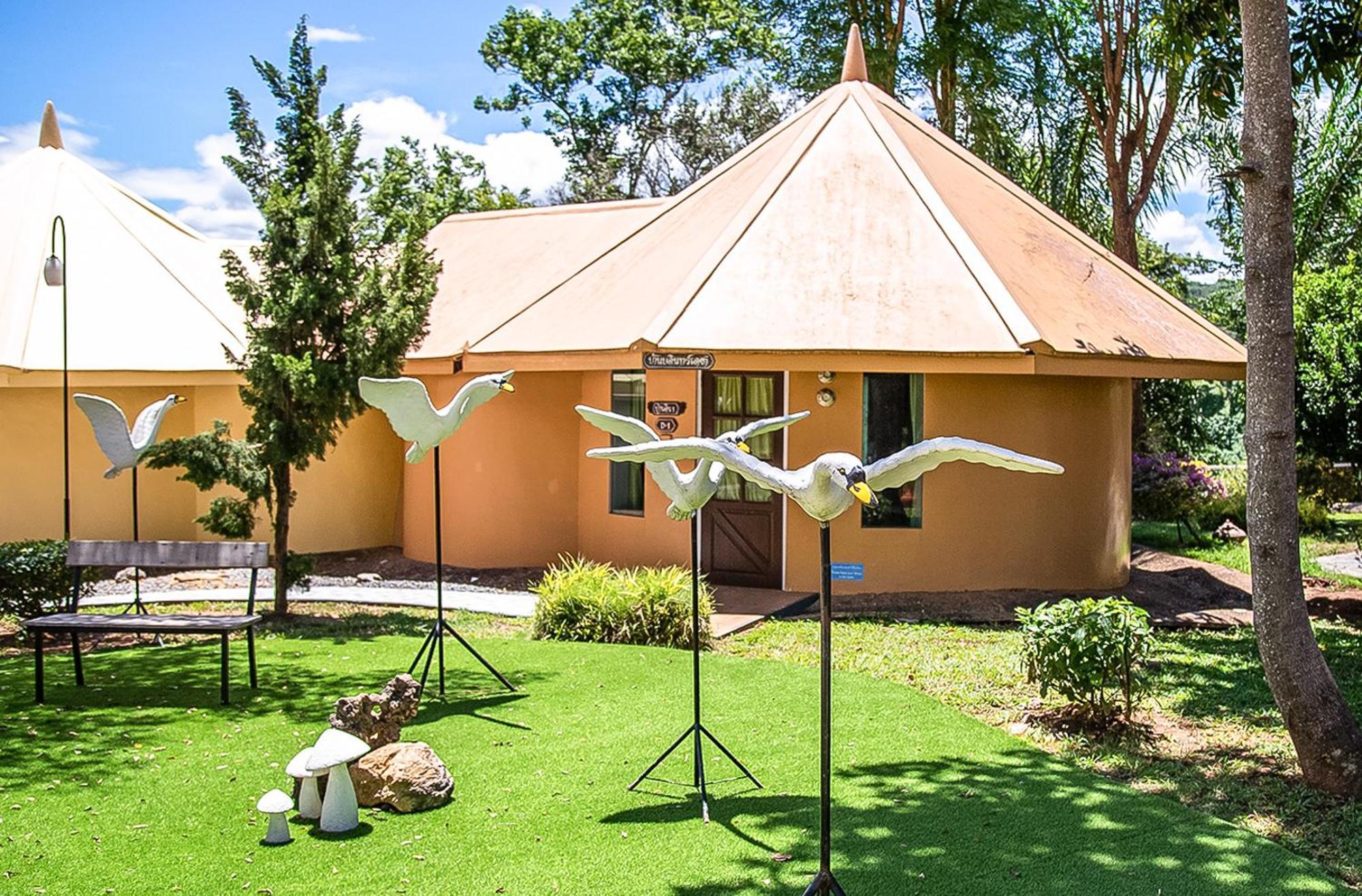 Ban Huai Maenam Noi Yoko River Kwai Resort מראה חיצוני תמונה